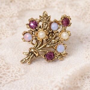 Vintage Gold Tone Brooch Faux Opal & Pearl Cabochons Purple Rhinestones NICE